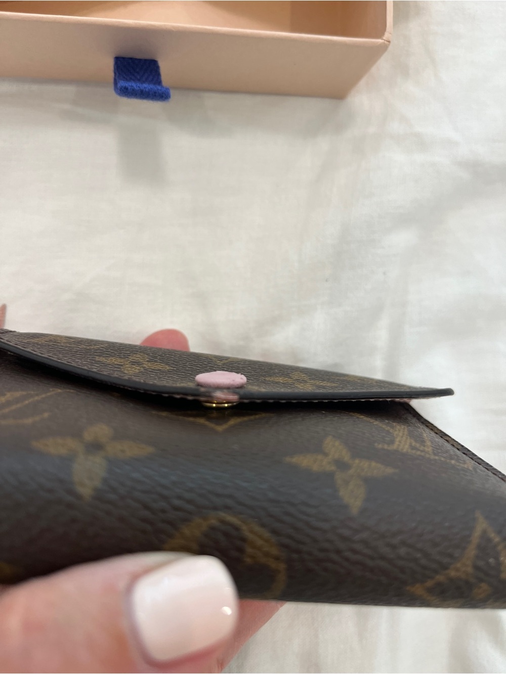 Authentic Louis Vuitton Brown Monogram Victorine Compact Wallet with Pink Trim - Picture 9 of 14